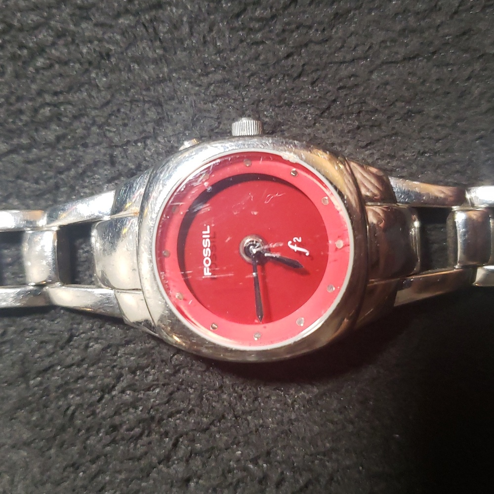 Fossil ES-9572 Women's Silver Watch with Red Face